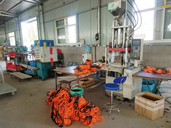 碳晶纖維地暖廠家生產(chǎn)車間